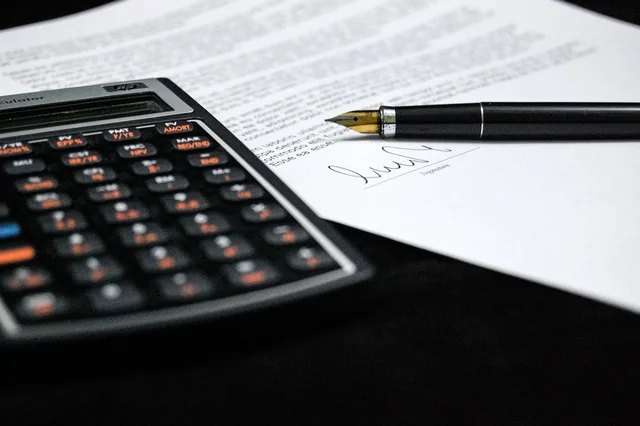 document, agreement, documents, sign, business, paper, pen, calculator, agreement, agreement, agreement, calculator, calculator, calculator, calculator, calculator. Franchise royalty fees UK: what percentage is normal?